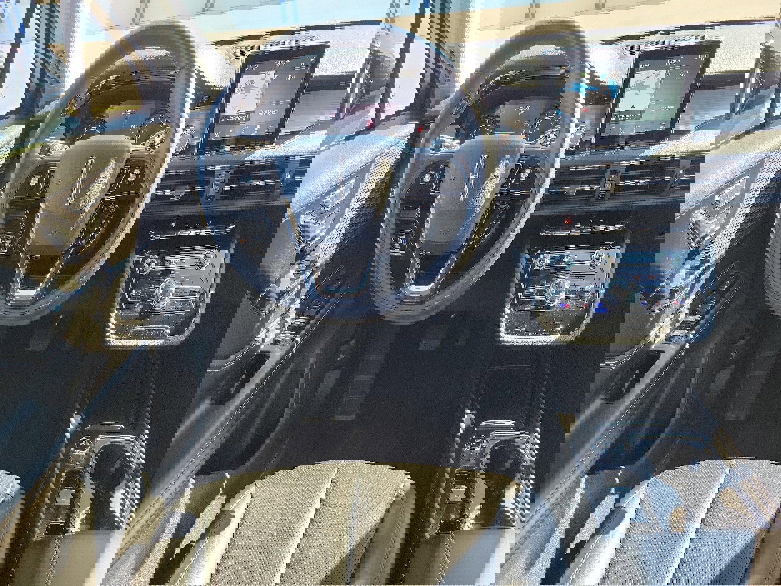 Used 2022 Lincoln Corsair AWD w/ Equipment Group 101A image 14