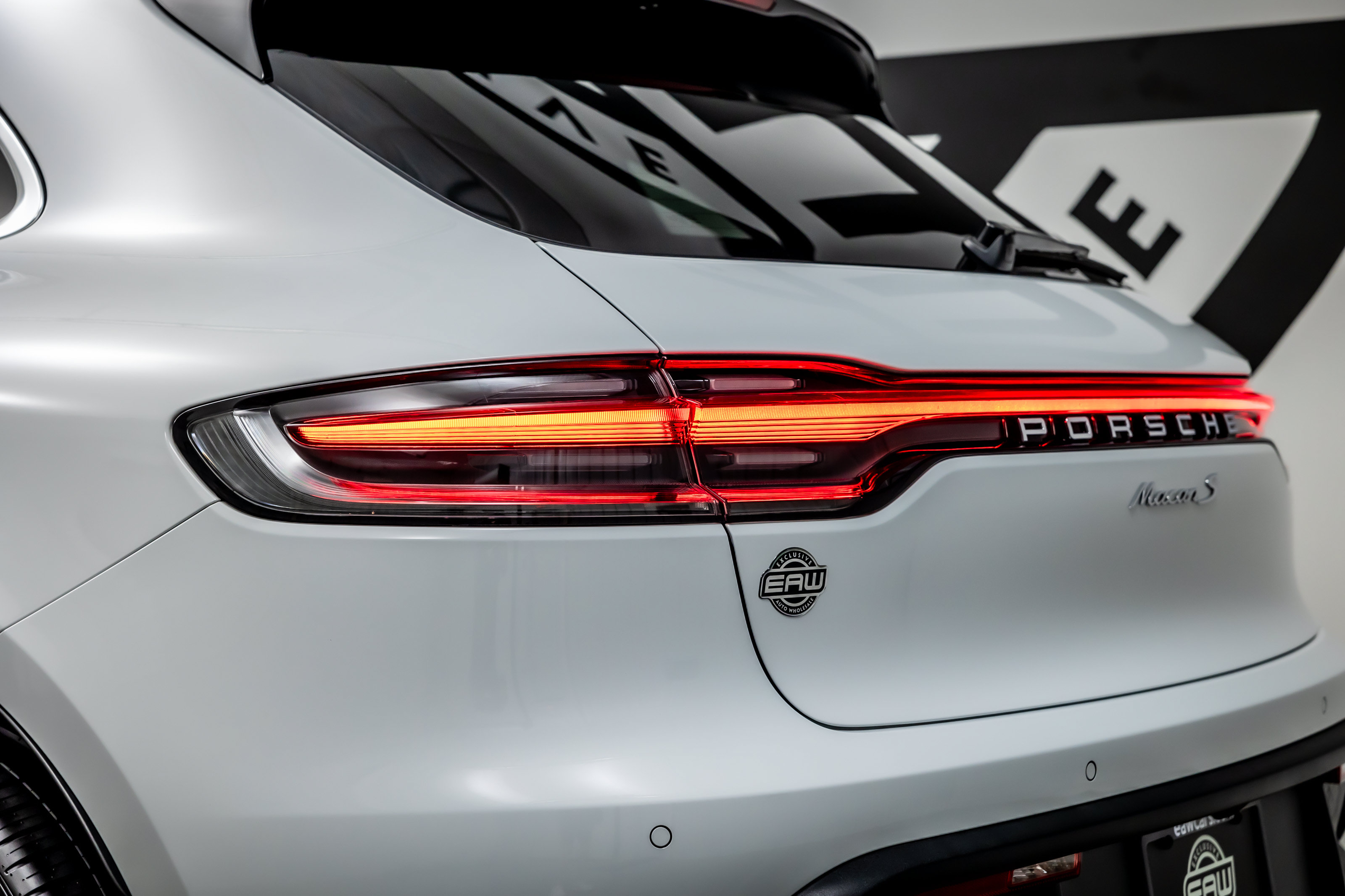 Used 2022 Porsche Macan S AWD/4WD image 13