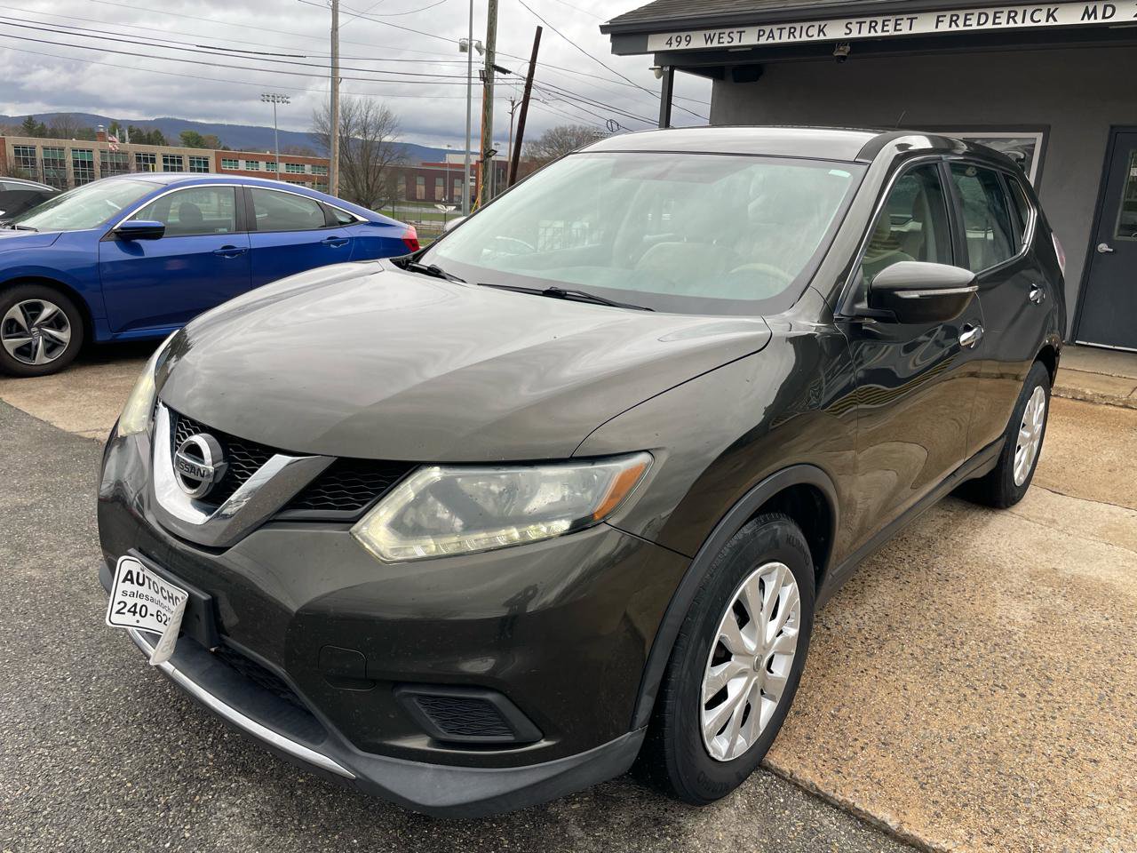 Used 2014 Nissan Rogue S FWD image 1