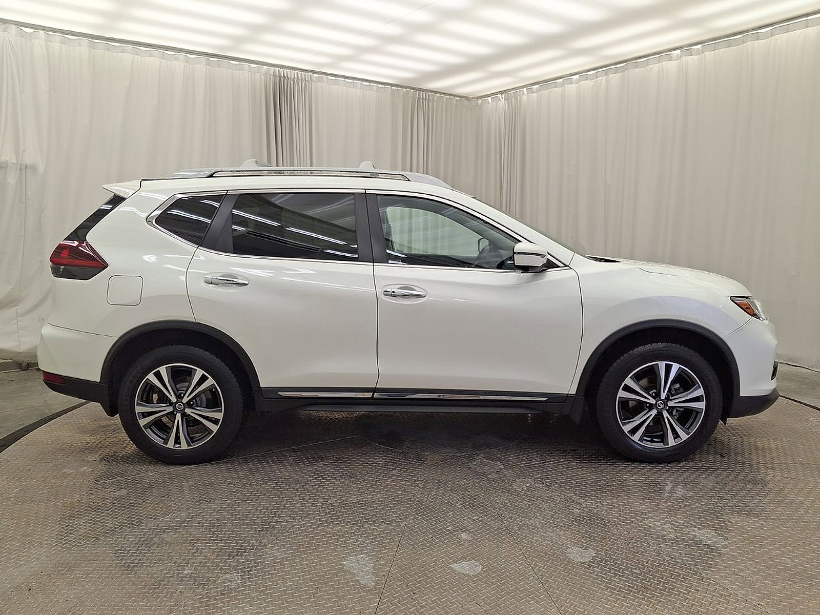Used 2018 Nissan Rogue SL image 26