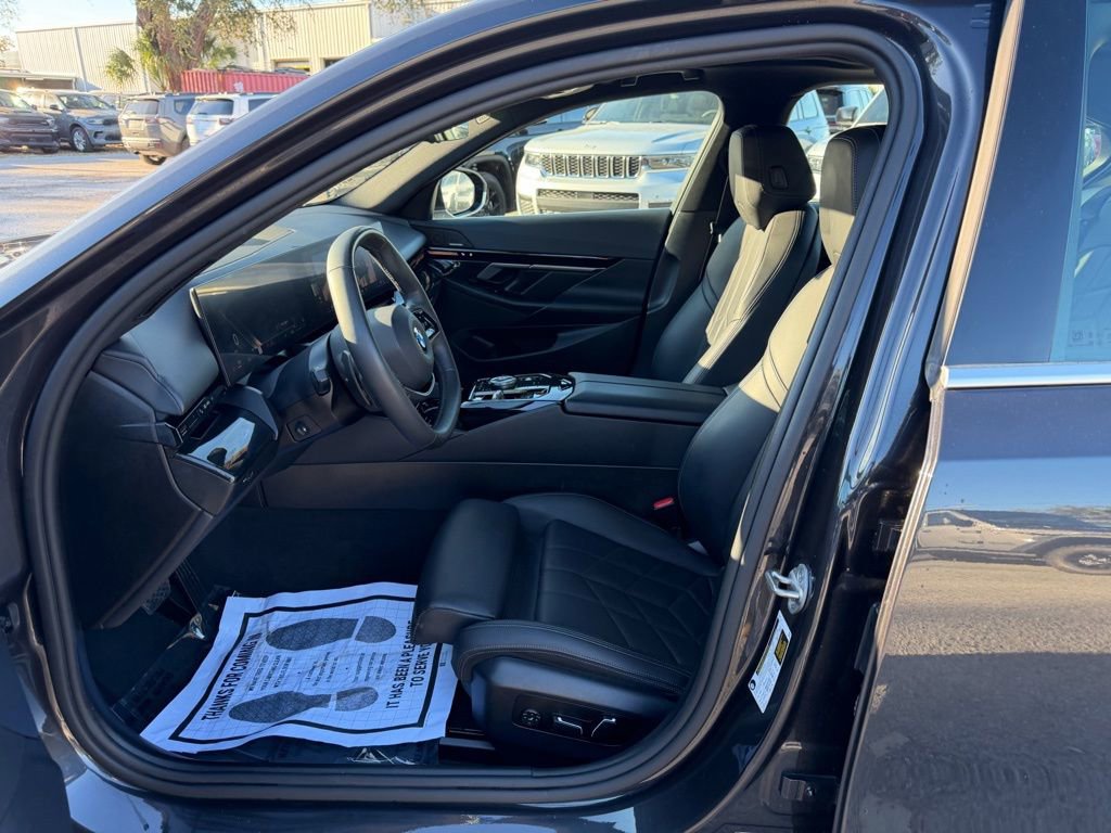 Used 2024 BMW 530i image 16