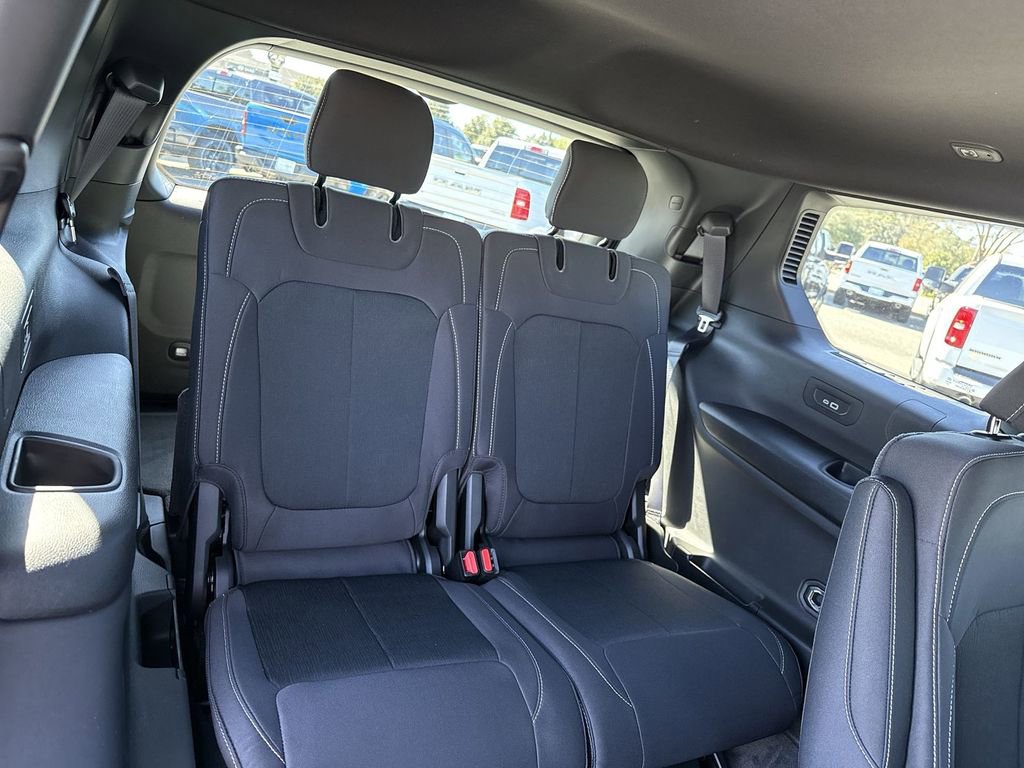 New 2026 Jeep Grand Cherokee L Laredo image 24