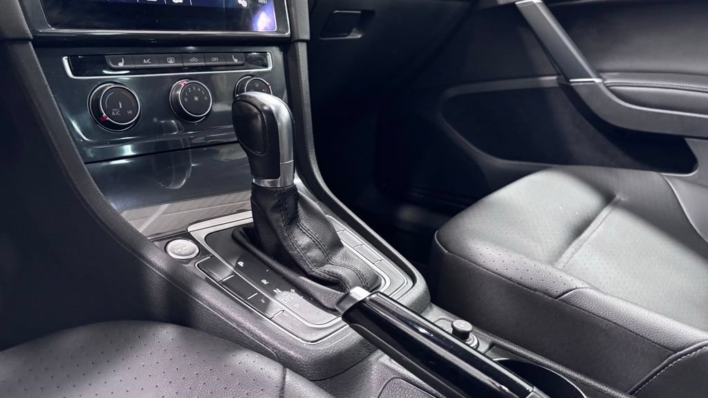 Used 2018 Volkswagen Golf SE FWD image 15