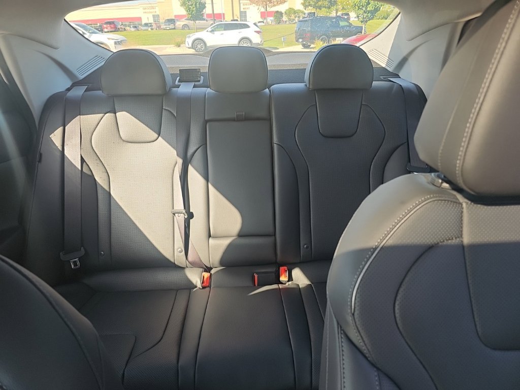 New 2026 Hyundai Elantra Limited FWD image 28