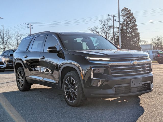 Used 2025 Chevrolet Traverse LT w/ Sun and Wheel Package video 3