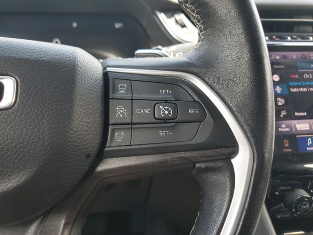 Certified 2022 Jeep Grand Cherokee L Limited RWD image 32