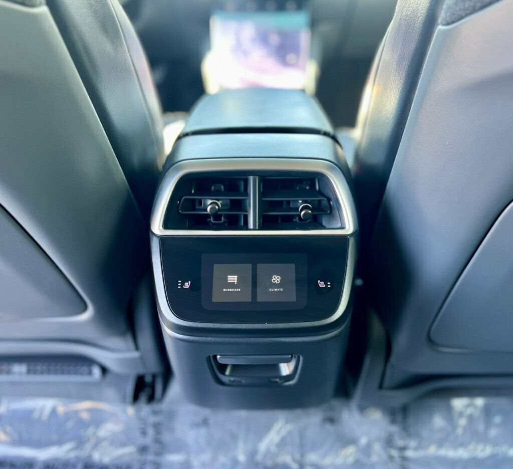 Used 2025 Lucid Air Pure RWD image 21