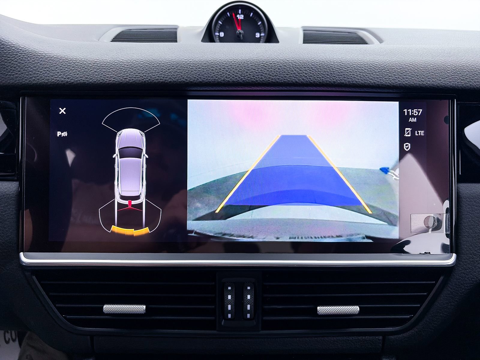 Used 2023 Porsche Cayenne image 7