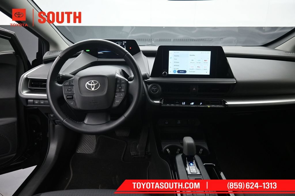 Used 2025 Toyota Prius LE AWD/4WD image 11