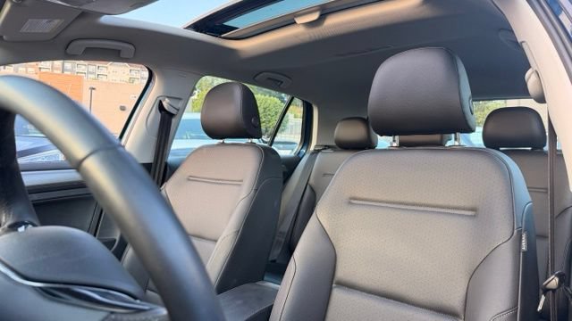 Used 2017 Volkswagen Golf Wolfsburg Edition FWD image 12