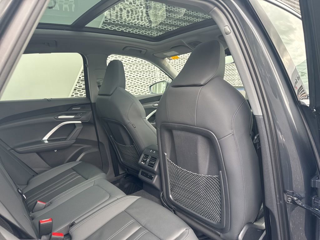 Used 2025 Audi Q5 Premium Plus w/ Premium Plus AWD/4WD image 12