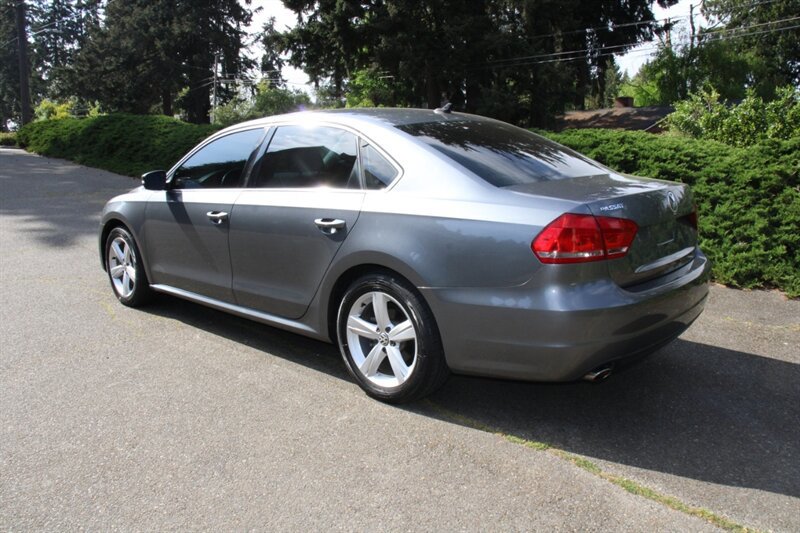 Used 2013 Volkswagen Passat 2.5 SE FWD image 4