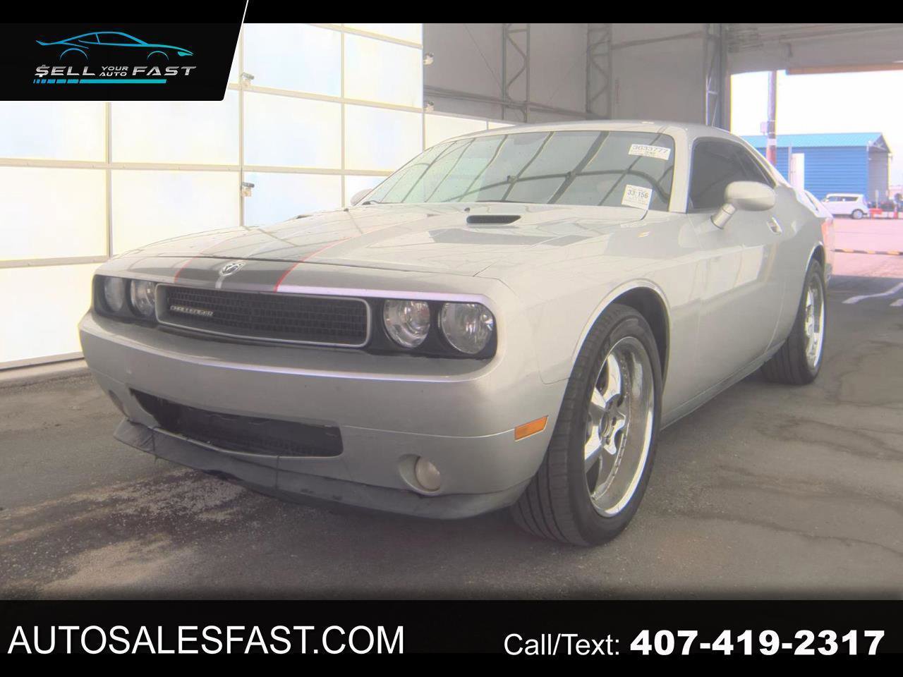 Used 2010 Dodge Challenger SE RWD image 1
