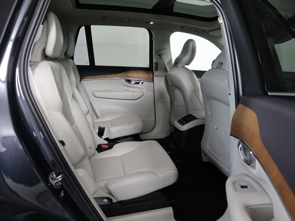 Used 2022 Volvo XC90 T8 Inscription Expression image 23