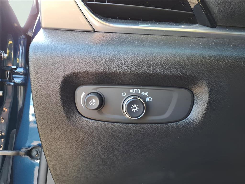 Certified 2023 Chevrolet Traverse LT image 11