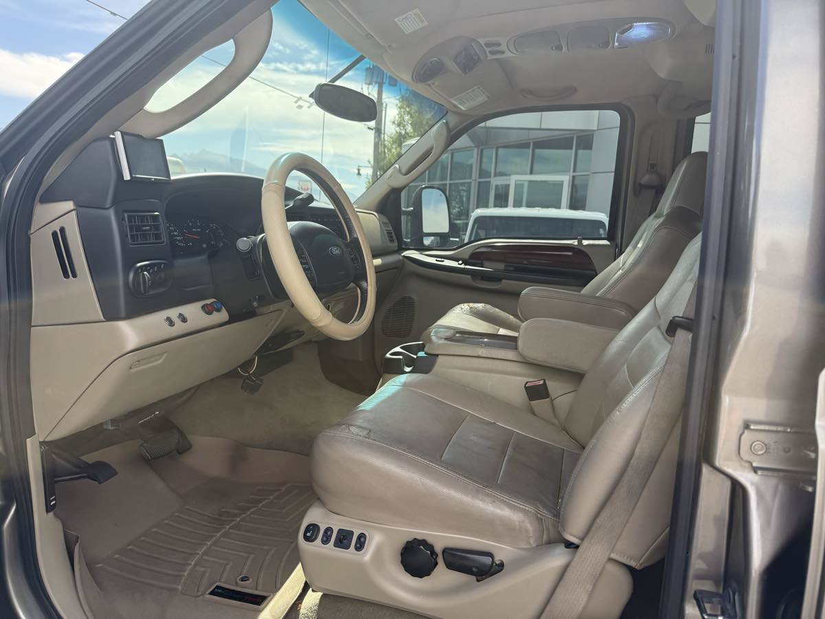Used 2005 Ford Excursion Limited AWD/4WD image 15
