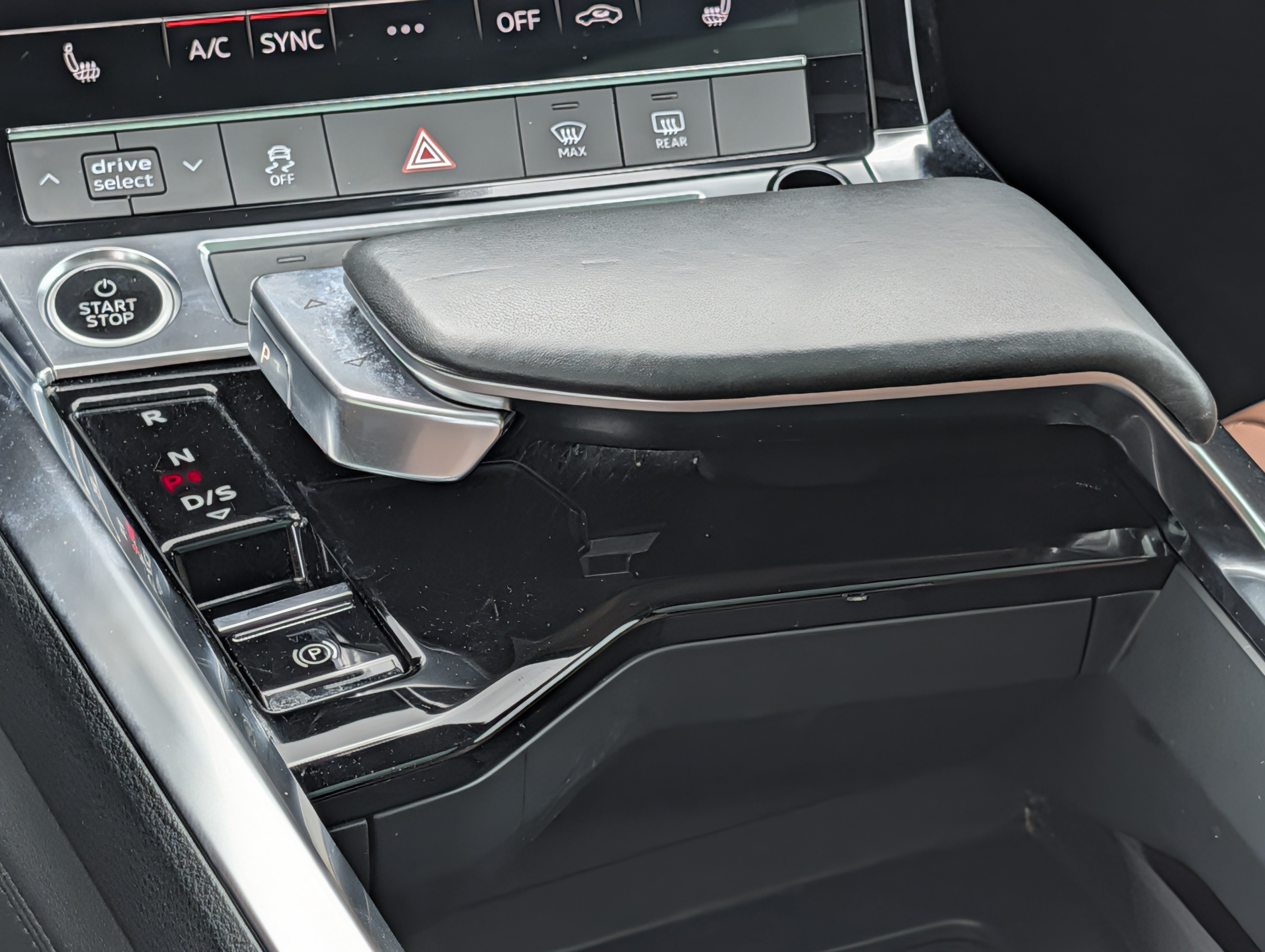 Used 2021 Audi e-tron Premium AWD/4WD image 26
