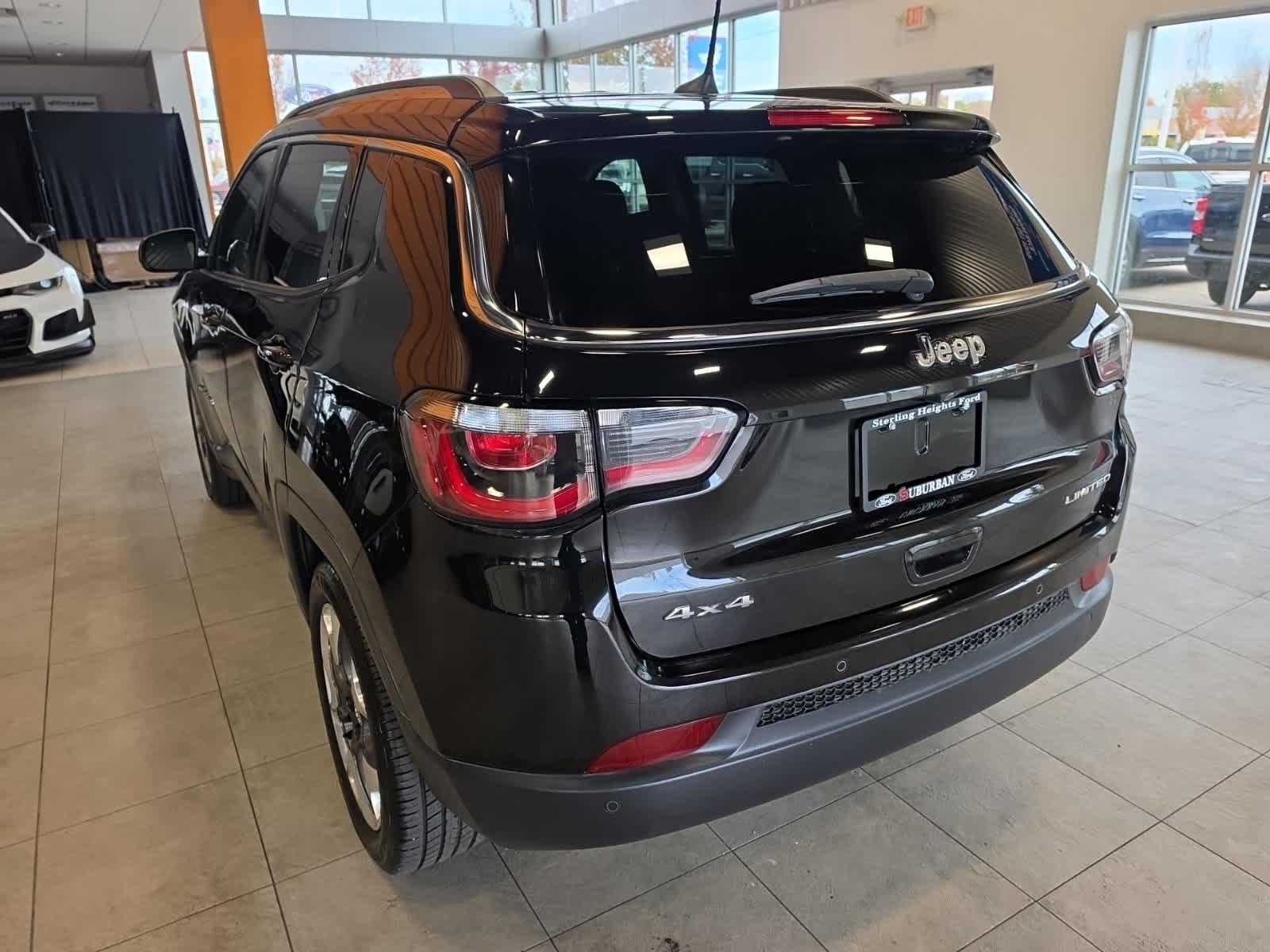 Used 2018 Jeep Compass Limited AWD/4WD image 10