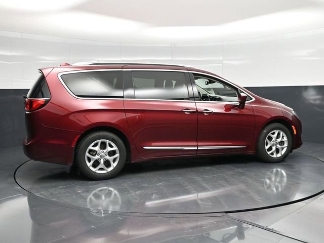 Used 2020 Chrysler Pacifica Touring-L w/ Tire & Wheel Group image 12