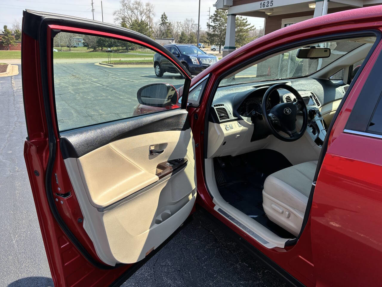 Used 2010 Toyota Venza image 9