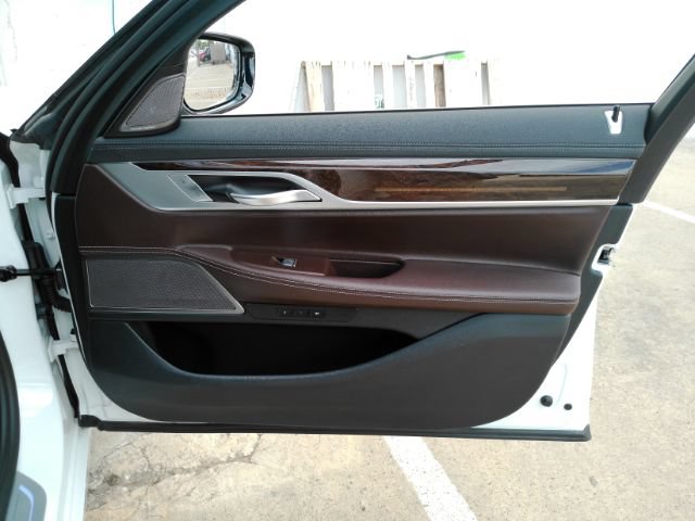 Used 2022 BMW 740i RWD image 18