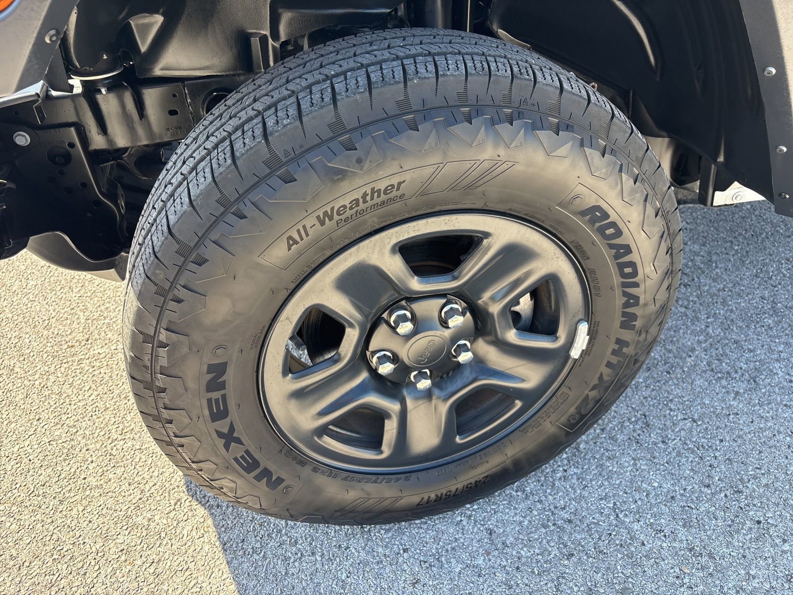 Used 2025 Jeep Wrangler Unlimited Sport AWD/4WD image 30