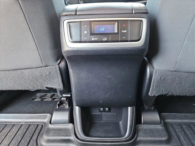 Used 2019 Toyota Highlander LE w/ Carpet Mat Package (TMS) image 16