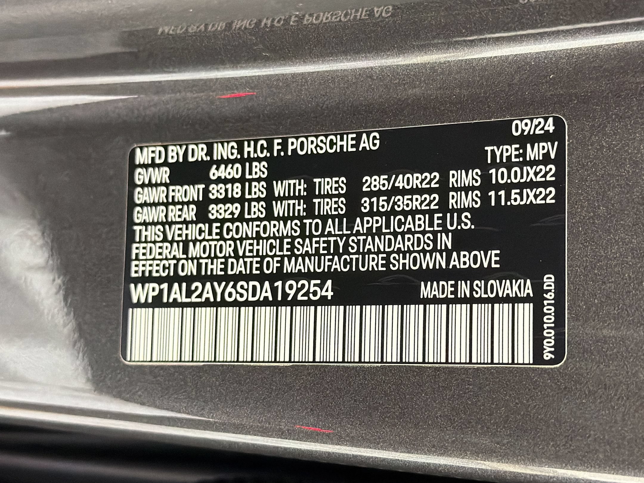 Certified 2025 Porsche Cayenne S AWD/4WD image 23