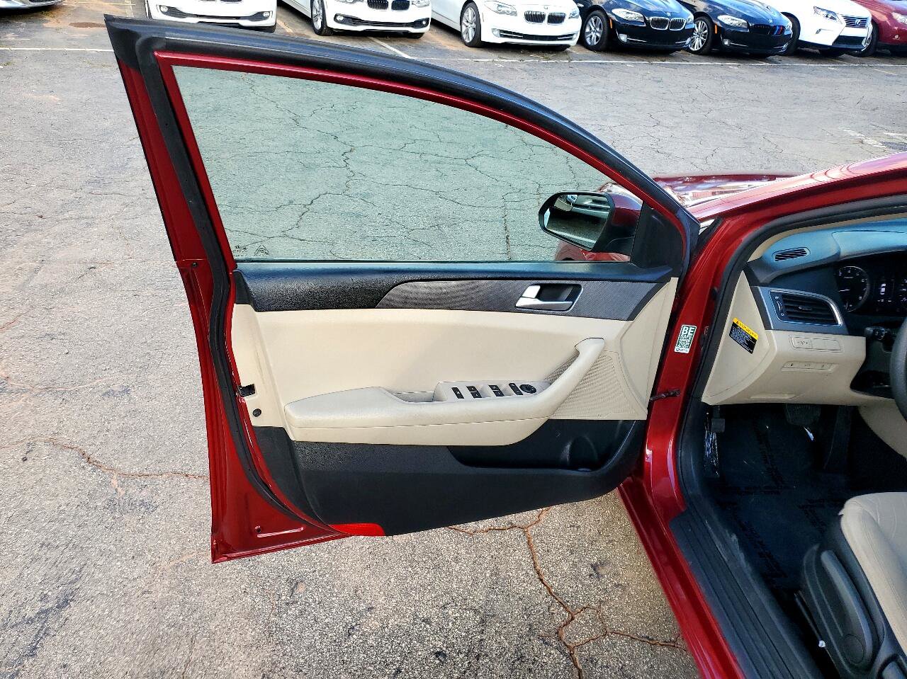 Used 2015 Hyundai Sonata SE image 14