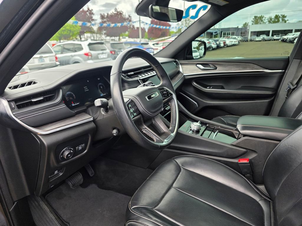 Used 2022 Jeep Grand Cherokee Overland AWD/4WD image 9