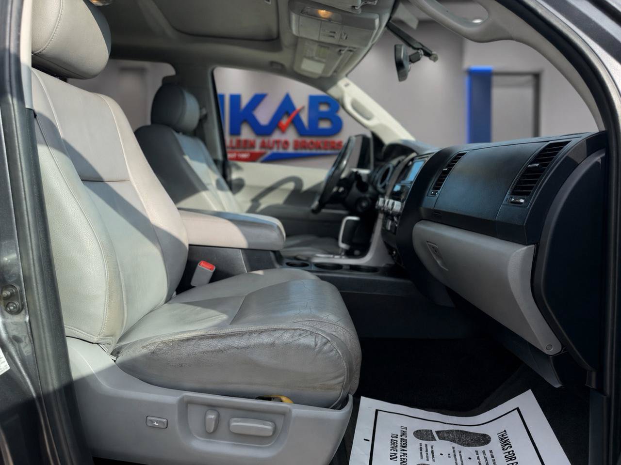 Used 2015 Toyota Sequoia Limited RWD image 21