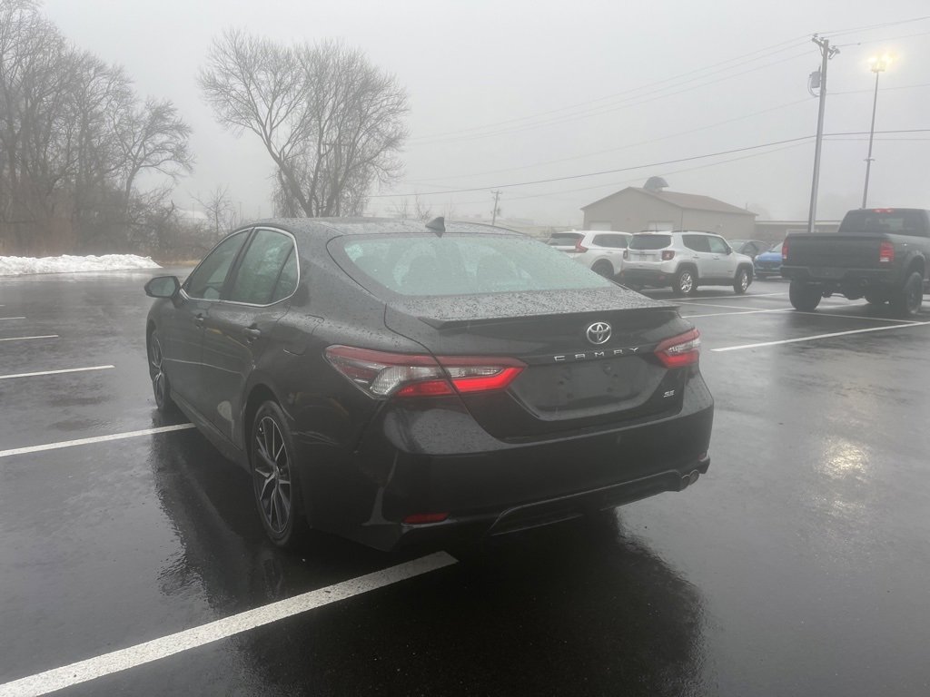 Used 2023 Toyota Camry SE image 8