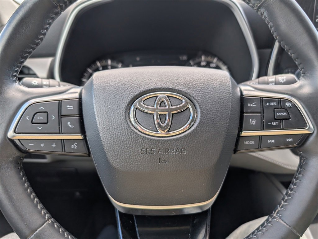Used 2021 Toyota Highlander XLE image 22