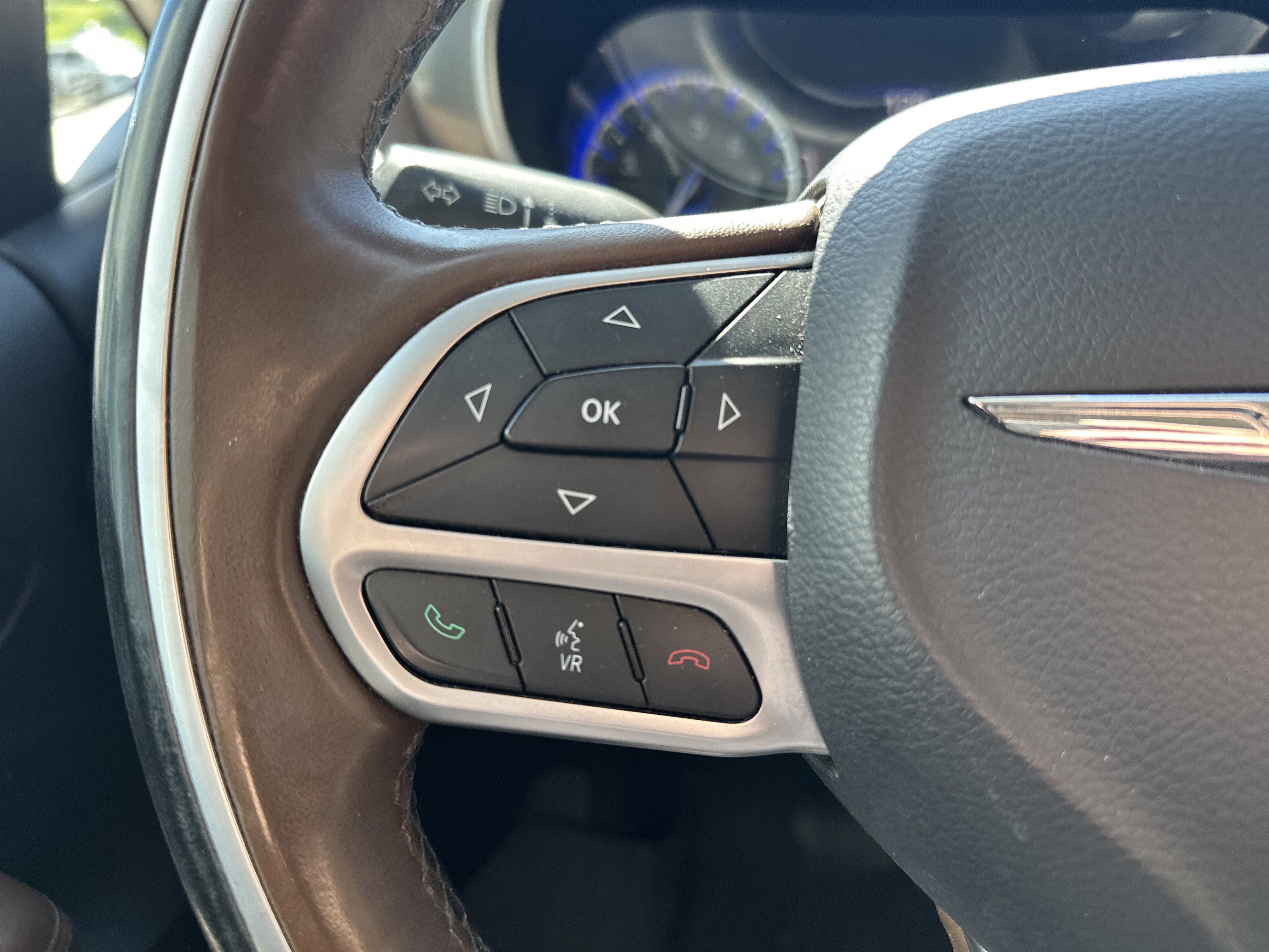 Used 2017 Chrysler Pacifica Limited FWD image 15