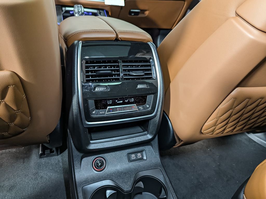 New 2026 BMW ALPINA XB7 image 40