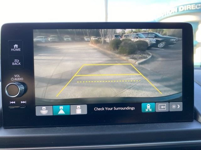 Used 2024 Honda Pilot Touring image 12