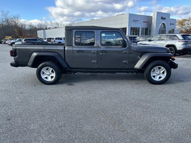 Used 2023 Jeep Gladiator Sport image 2