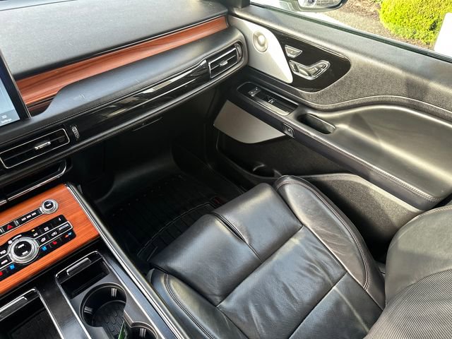 Used 2020 Lincoln Aviator Reserve w/ Equipment Group 202A image 24