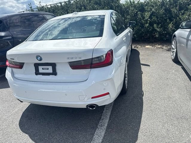 Used 2023 BMW 330e xDrive w/ Premium Package AWD/4WD image 8