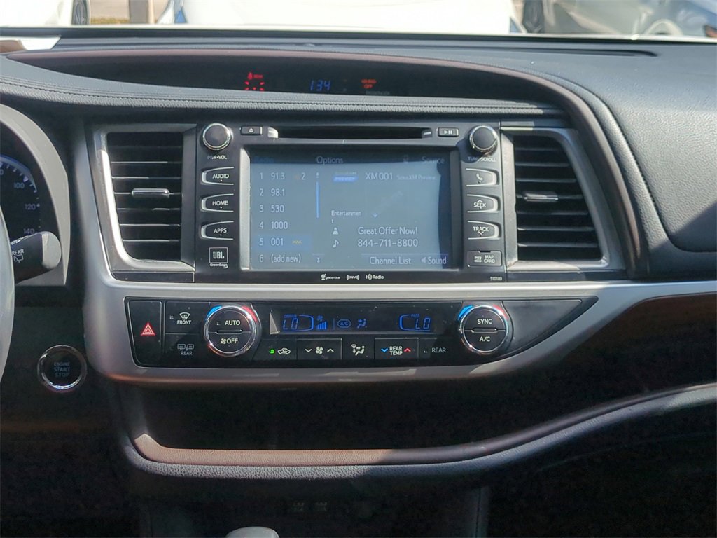 Used 2017 Toyota Highlander Limited image 19
