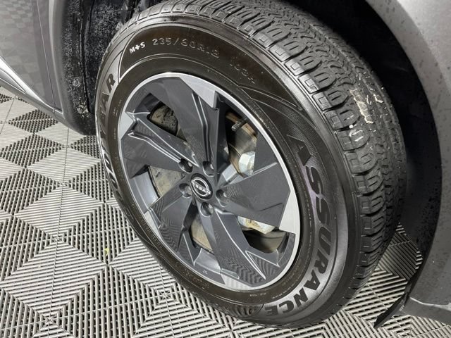 Used 2025 Nissan Rogue SV FWD image 14
