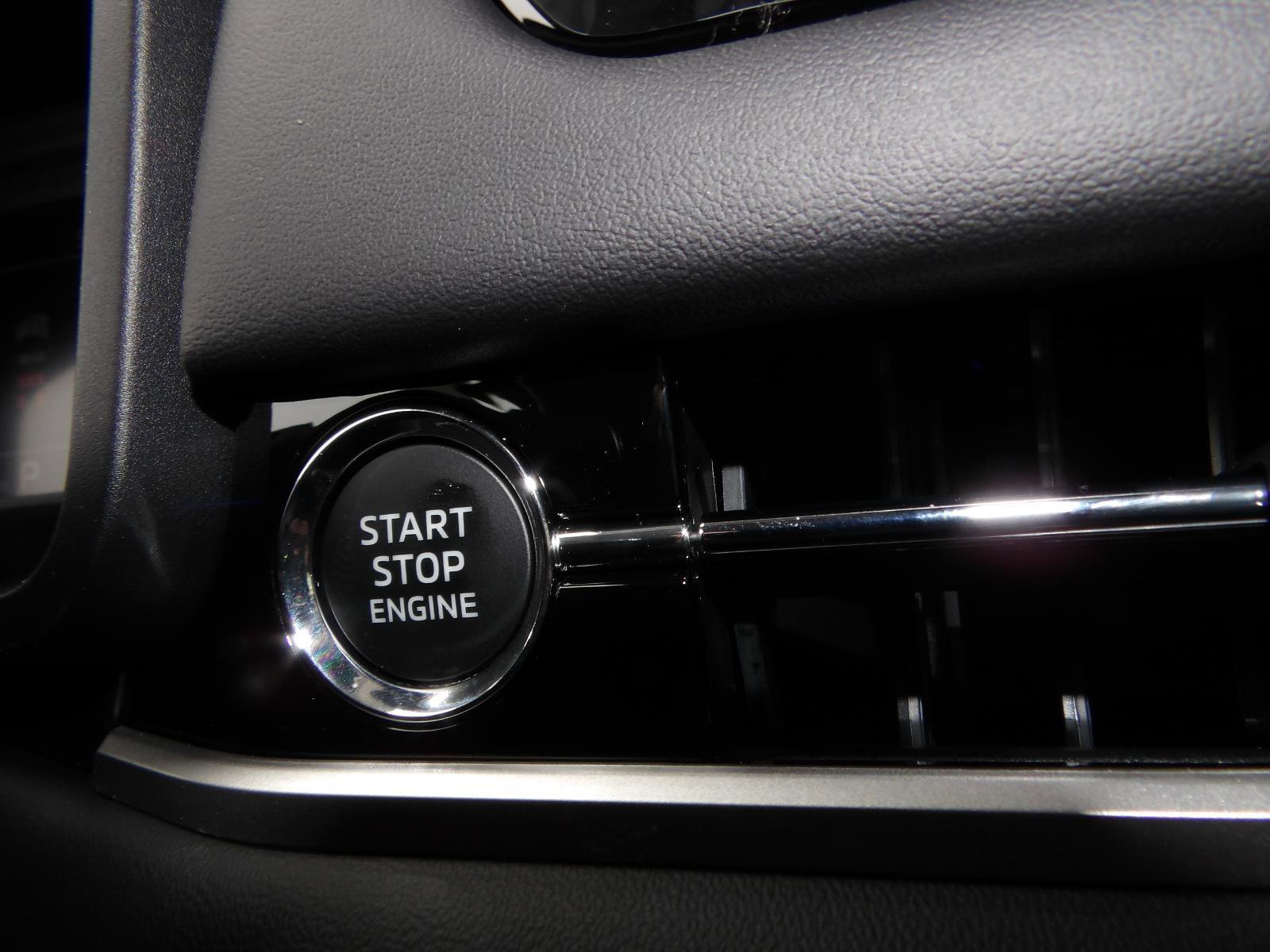 New 2026 Mitsubishi Outlander SE image 21