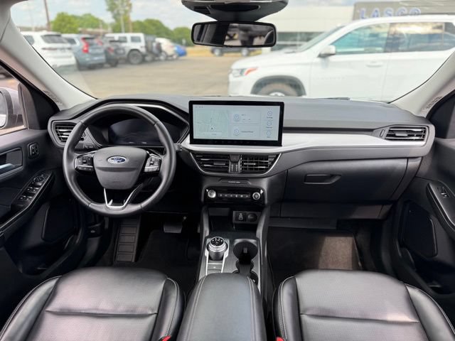 Certified 2024 Ford Escape Platinum AWD/4WD image 2