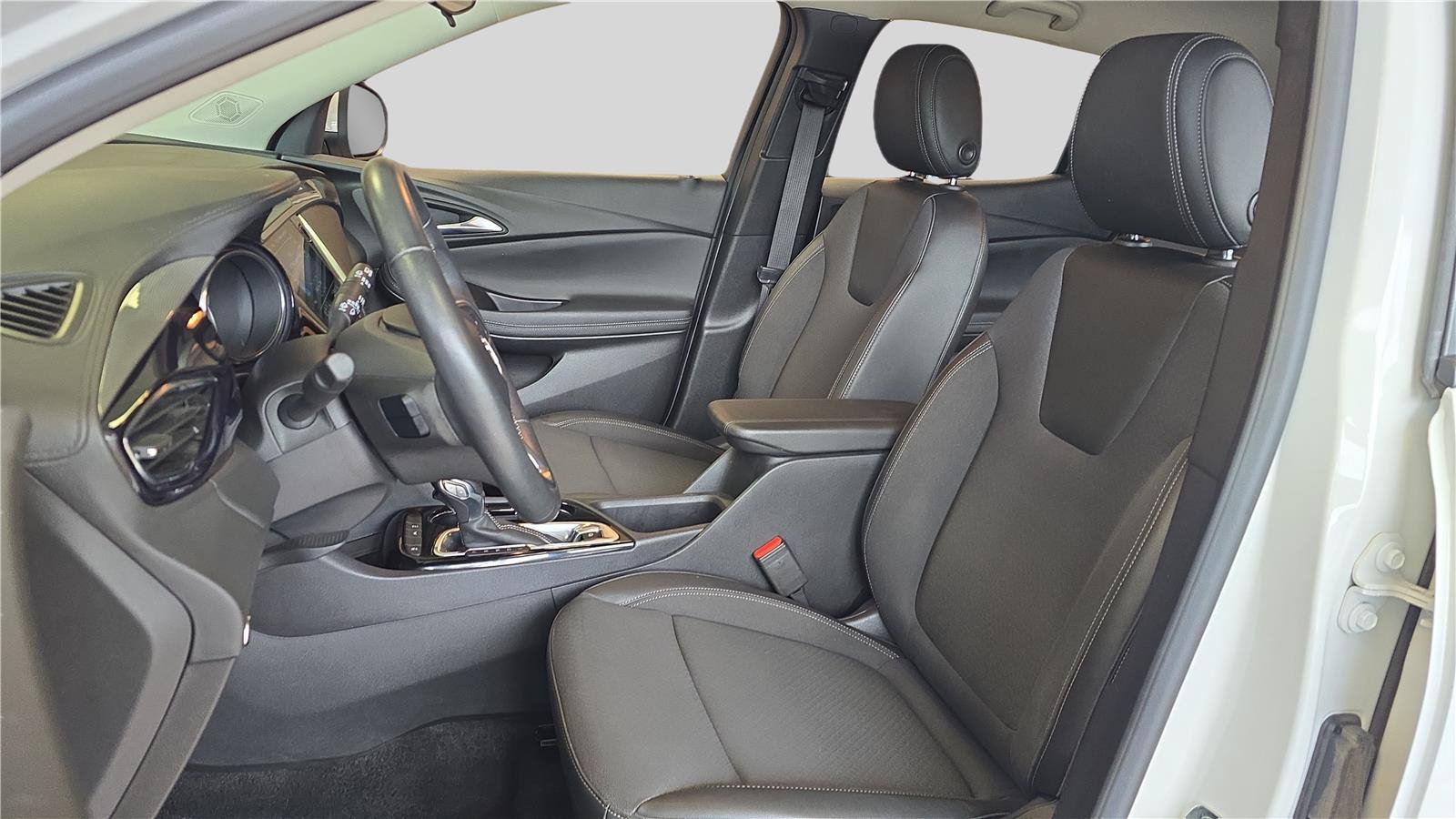 Used 2023 Buick Encore GX Select w/ Sport Touring Package FWD image 11