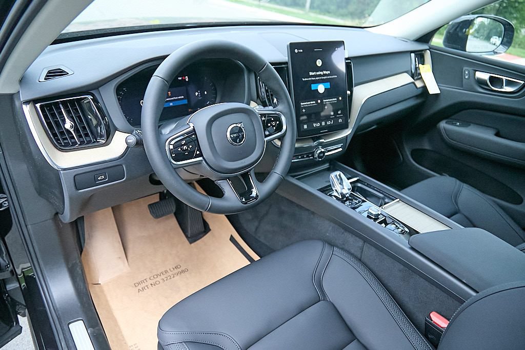New 2026 Volvo XC60 B5 Plus w/ Climate Package AWD/4WD image 12