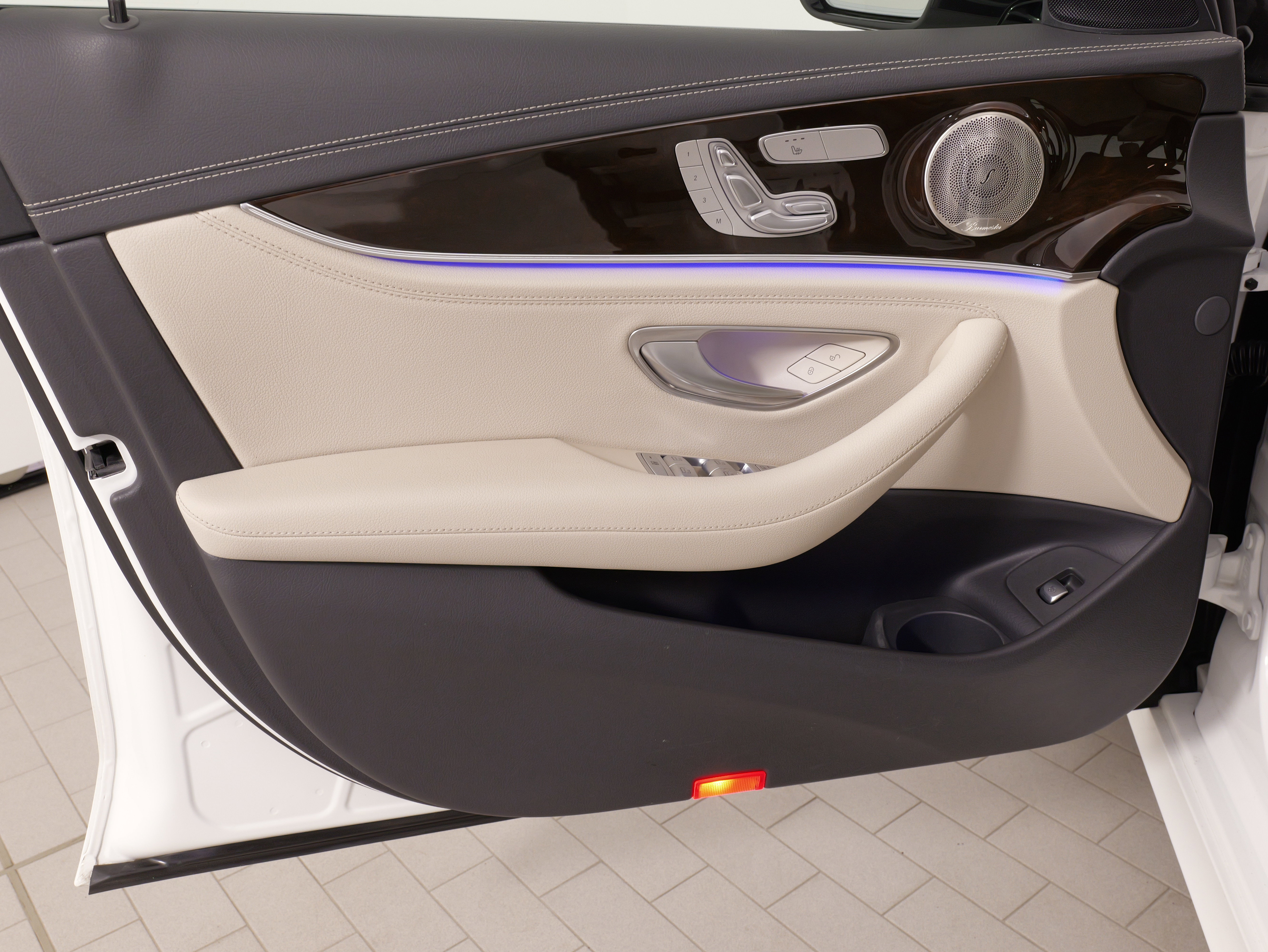 Used 2021 Mercedes-Benz E 350 4MATIC Sedan w/ Premium Package image 26