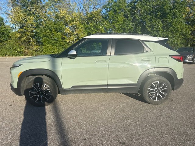 Used 2024 Chevrolet TrailBlazer ACTIV w/ Driver Confidence Package image 2