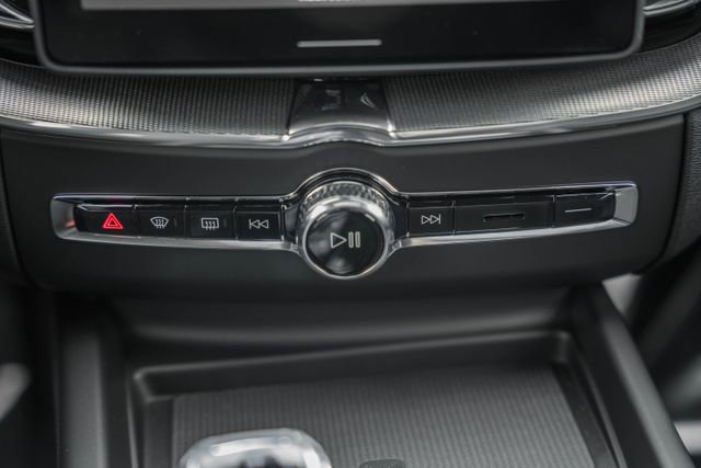 New 2026 Volvo XC60 B5 Ultra w/ Protection Package Premier image 24