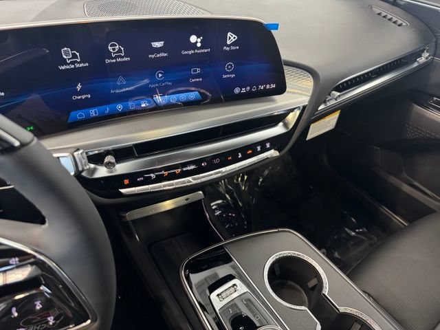 New 2026 Cadillac Lyriq Luxury AWD/4WD image 16