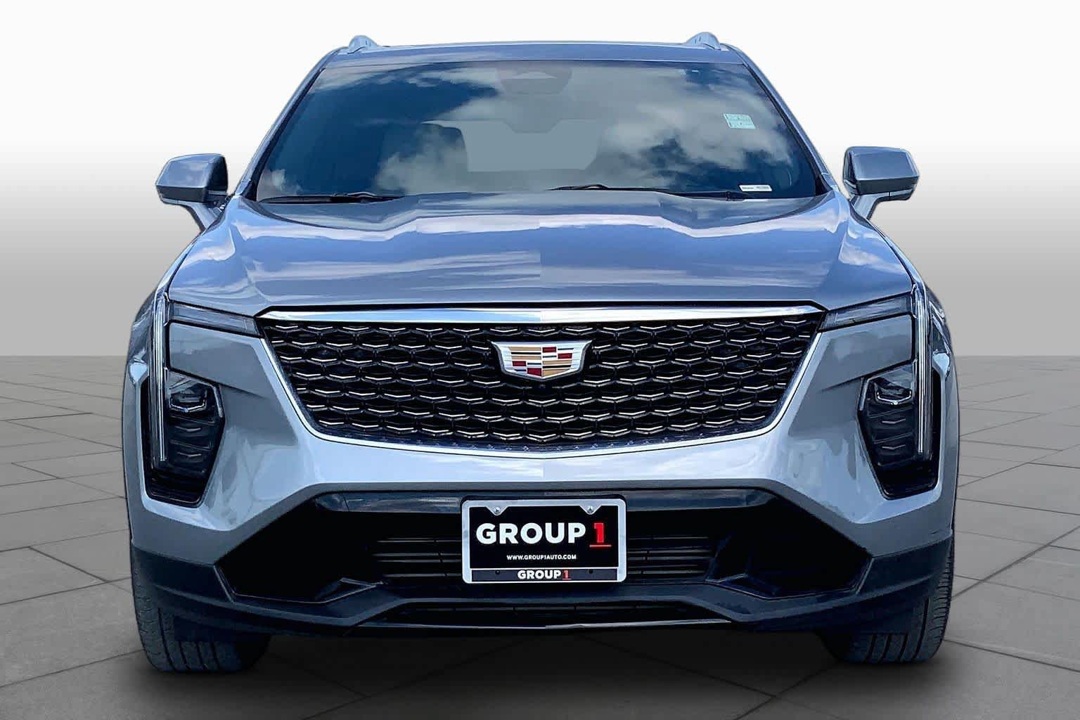 Used 2025 Cadillac XT4 Premium Luxury w/ Technology Package FWD image 4